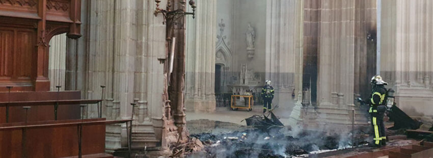 Detenido (y liberado) un voluntario de la catedral de Nantes  por el incendio del templo