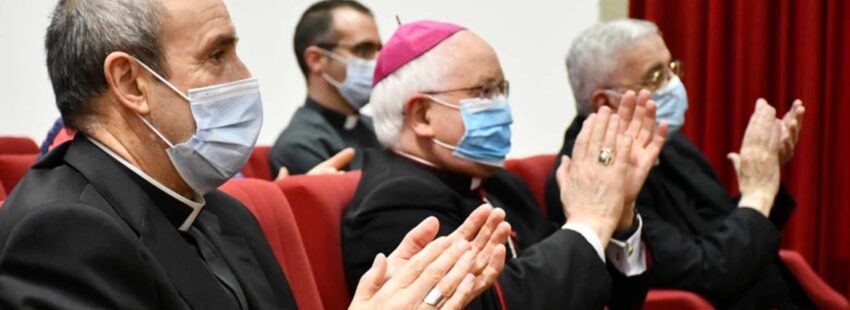 Santiago despide al obispo Jesús Fernández antes de su marcha a Astorga