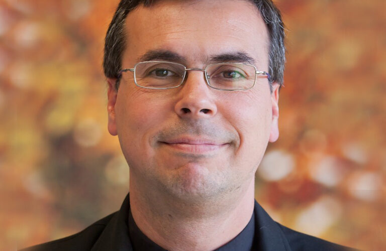 Javier Sánchez: “El gran problema en el diálogo entre ciencia y religión es el lenguaje,