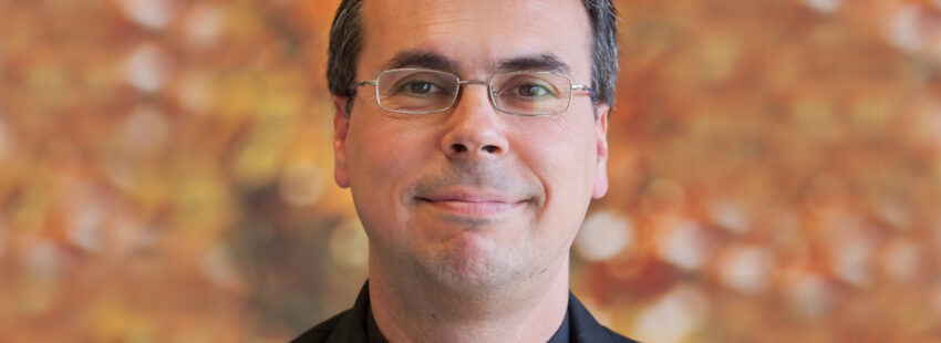 Javier Sánchez: “El gran problema en el diálogo entre ciencia y religión es el lenguaje,