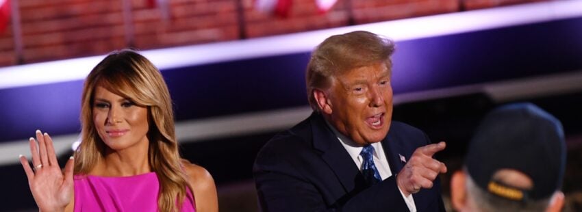 En la carrera por el poder en Estados Unidos, cada gesto cuenta: Melania Trump dedica una rosa