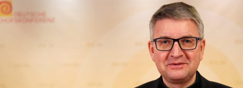 El obispo de Maguncia pide a sus sacerdotes menos “palabras elocuentes” de la tradición y más