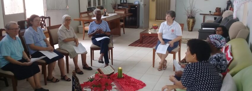 El papa Francisco pide a los religiosos contemplar a Jesús para “aprender a vivir para servir”