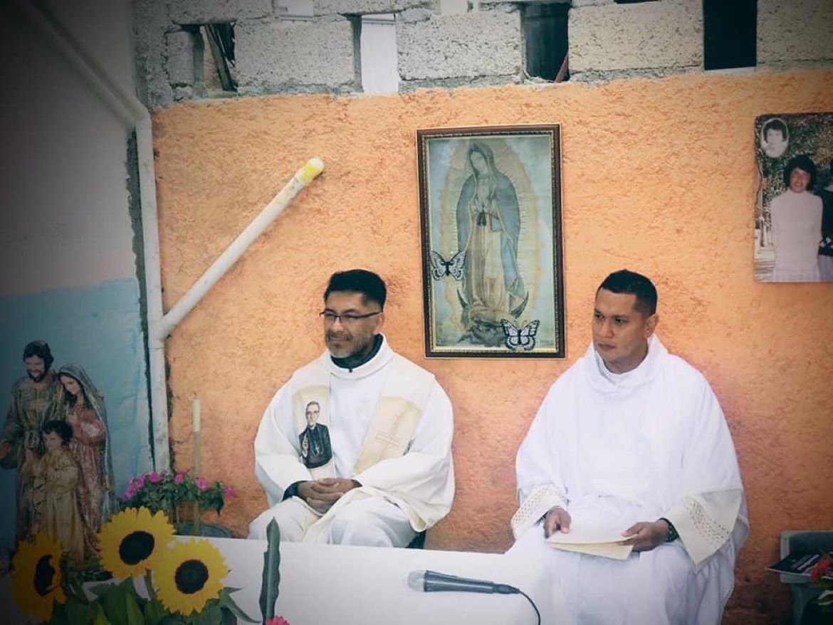 Padre Ramiro Y Un Nuevo Sacerdote