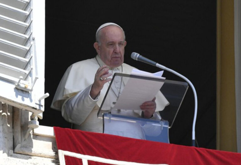 Francisco en el ángelus de la Jornada Mundial de los Pobres: “Utilicemos lo que nos ha dado Dios