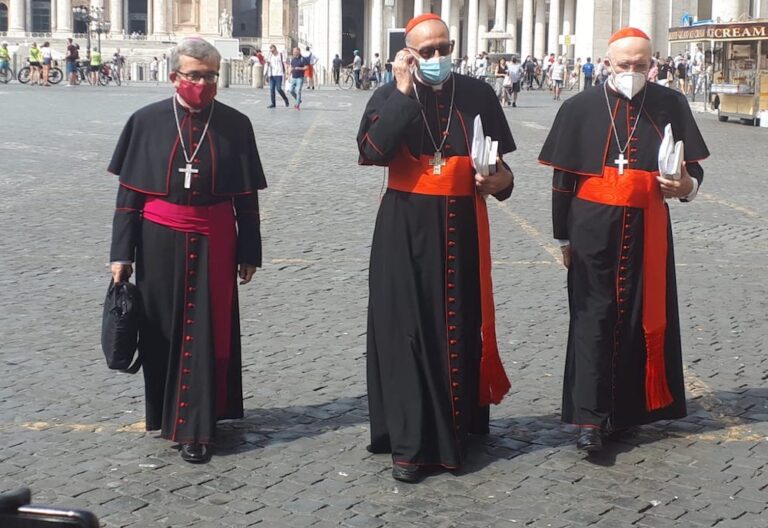 Argüello, Osoro y Omella, al concluir la reunión con el papa Francisco