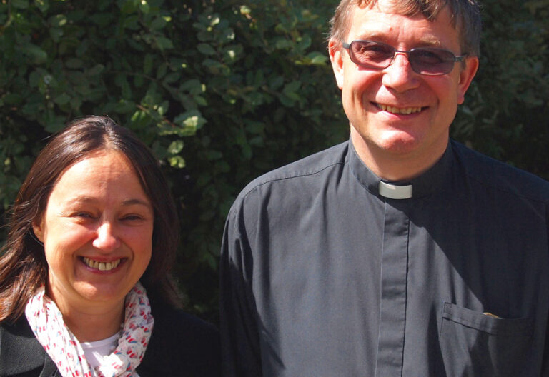 Sacerdote católico, antes anglicano, casado