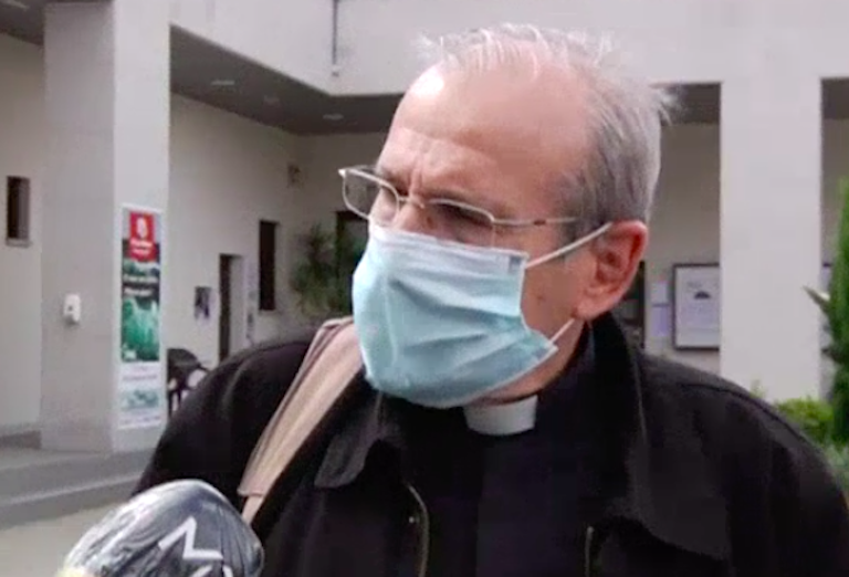 Javier Contreras, el sacerdote apuñalado en Alcorcón al que ya han rebautizado como Bruce Lee