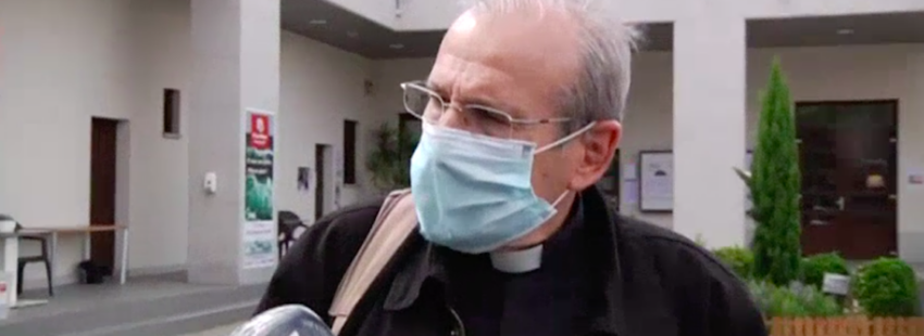 Javier Contreras, el sacerdote apuñalado en Alcorcón al que ya han rebautizado como Bruce Lee