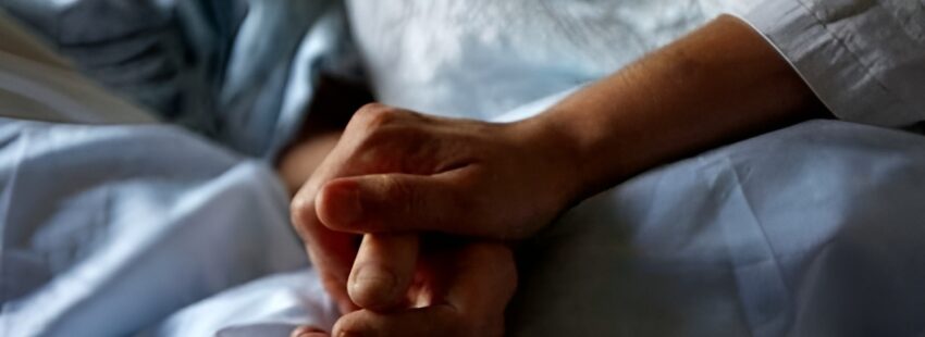 Alberto Ruiz Gallardón y Juan Manuel de Prada se unen a otros 100 rostros públicos para detener