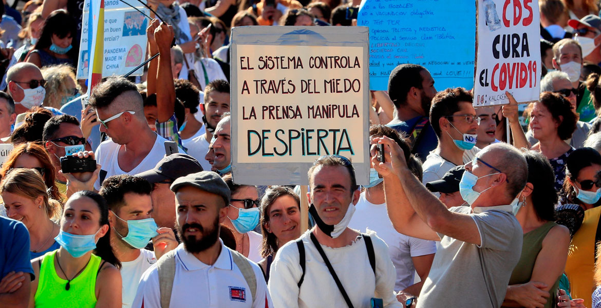 Negacionistas manifestación no a las mascarillas en Colón