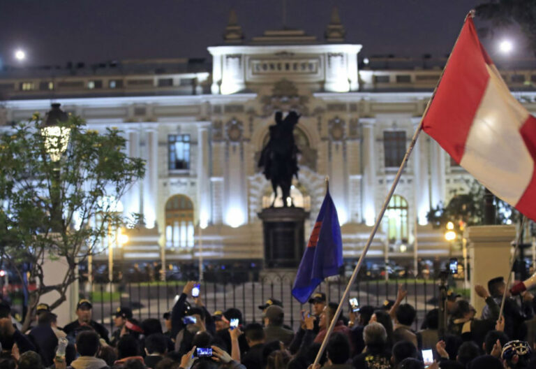 Los obispos del Perú piden a todos los sectores políticos “no generar caos ni división” ante