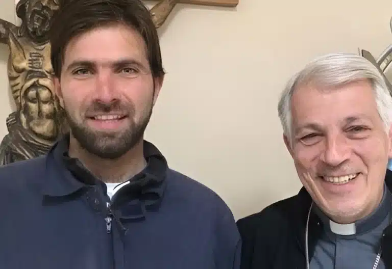 Argentina: robo e intimidación a un cura villero