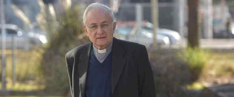 El arzobispo de Córdoba protesta por la suspensión de las celebraciones litúrgicas en Argentina