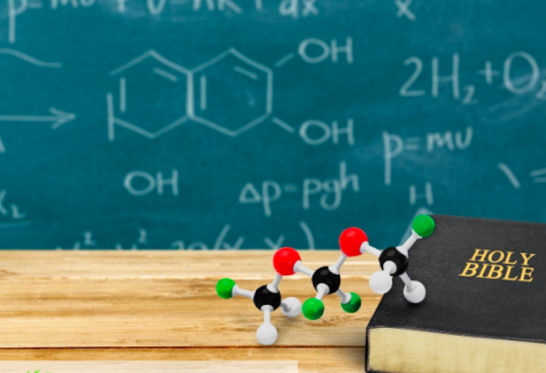 El jesuita Agustín Udías defiende que “la ciencia debe dejarse impulsar por el sentimiento