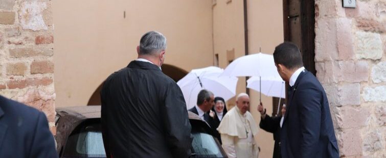 La sorpresa del papa Francisco en Asís: un almuerzo con las clarisas de Spello
