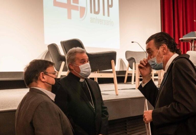 Carlos García de Andoin alerta del riesgo de vivir “un cristianismo marciano, extraño a la