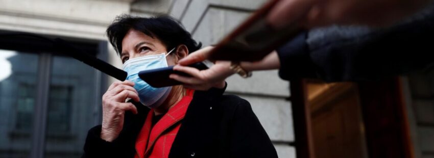 Isabel Celaá defiende “el equilibro” de su ley: “La Religión no sale de la escuela ni se