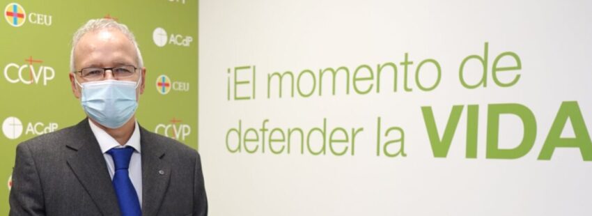 El presidente del Colegio de Médicos de Madrid: “Hay empresas en España que facilitan el