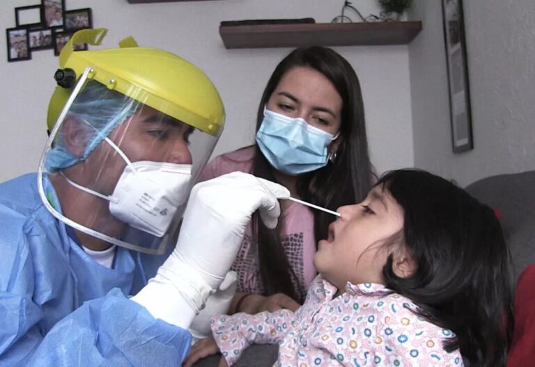 La Iglesia colombiana celebra la Jornada de los Pobres desde el ejemplo del personal sanitario en