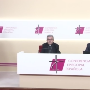 José Gabriel Vera, Luis Argüello y Fernando Giménez Barriocanal, durante la rueda de prensa