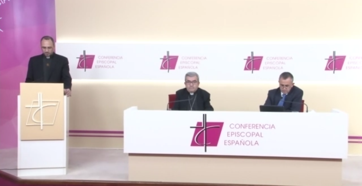José Gabriel Vera, Luis Argüello y Fernando Giménez Barriocanal, durante la rueda de prensa