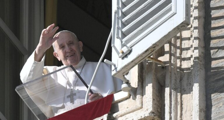 El papa Francisco en el ángelus: “Seremos juzgados por el amor, no por el sentimiento”