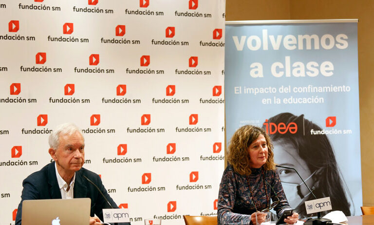 Mayte Ortiz y Álvaro Marchesi en la presentación del Informe Volvemos a Clase