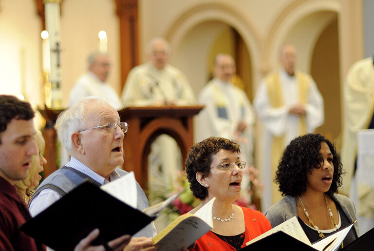 Control de calidad contra el desafine de los himnos litúrgicos en Estados Unidos