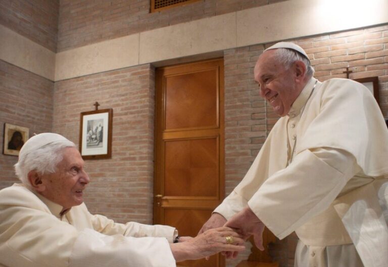 ¿Quién será el primer vacunado del Vaticano? El papa Francisco, Benedicto XVI…