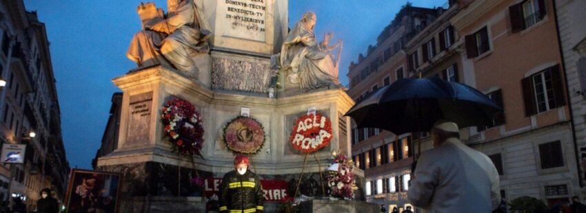 La sorpresa de Francisco a la Inmaculada: escapada matutina para rezar en la Plaza de España