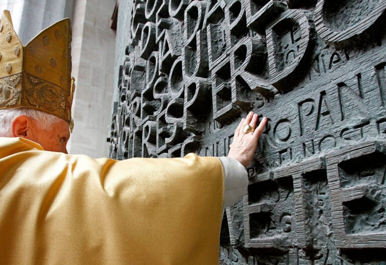 El obituario de Gänswein a Benedicto: “No fue un actor ni un autómata insensible”