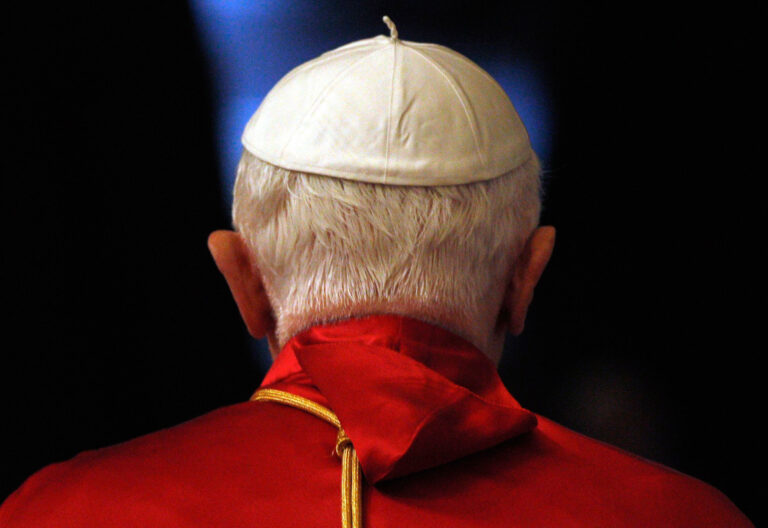 ¿Fue Benedicto XVI un opositor de la Teología de la Liberación?