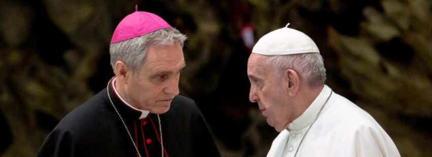 El secretario de Benedicto XVI vivió como un “castigo” que Francisco le ‘despidiera’ de la