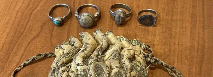 La diócesis de Ourense encuentra cuatro anillos que podrían pertenecer a los nueve obispos santos