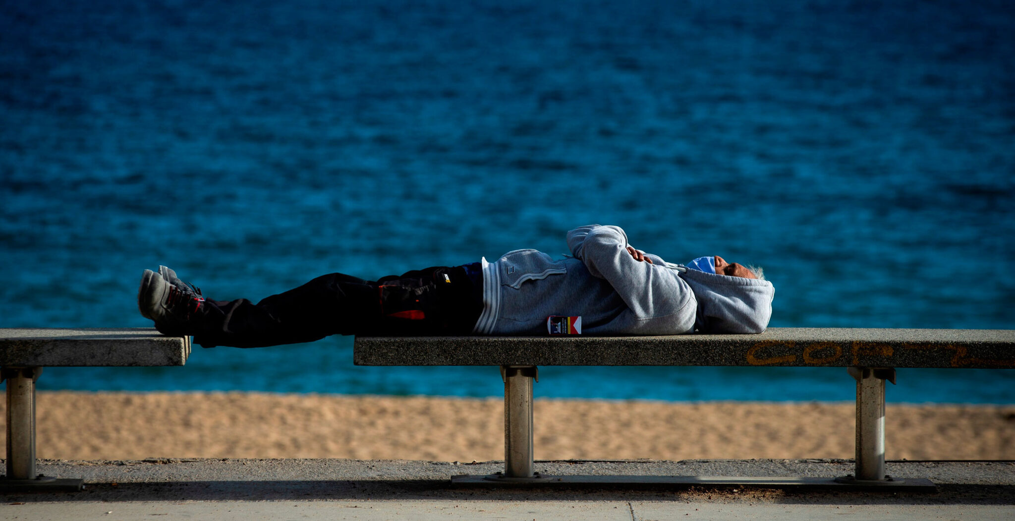 hombre descansando, ocio