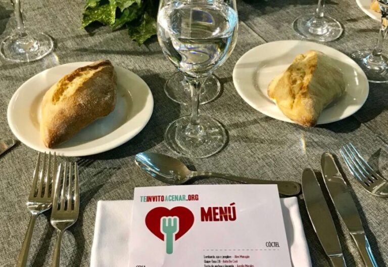 La pandemia no frena a Comunión y Liberación: cena navideña a domicilio para mil personas