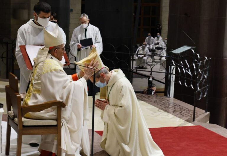 El ‘casting’ de obispos de Omella: “Hombres pobres con amor preferencial a los más