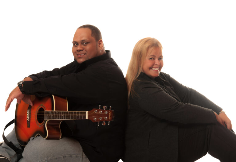 El Bendiabrazo, el hit parade católico del año 2020 que puso a bailar a la Iglesia en América