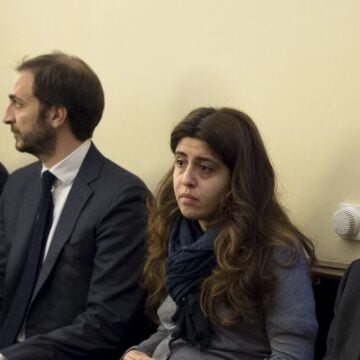 La defensa del cardenal Becciu denuncia hechos desconcertantes y recurrirá el carpetazo al caso