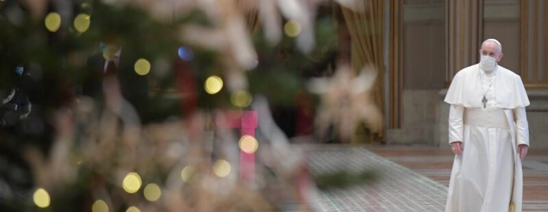 Una ciática impide al papa Francisco presidir las celebraciones de final e inicio del año
