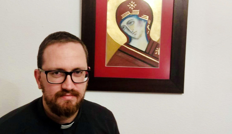 Rubén Pérez Ayala, un joven sacerdote en su parroquia de toda la vida