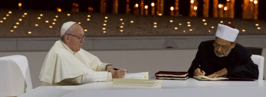 El papa Francisco y del gran imán de la universidad egipcia de Al-Azhar, Ahmad Al-Tayyeb