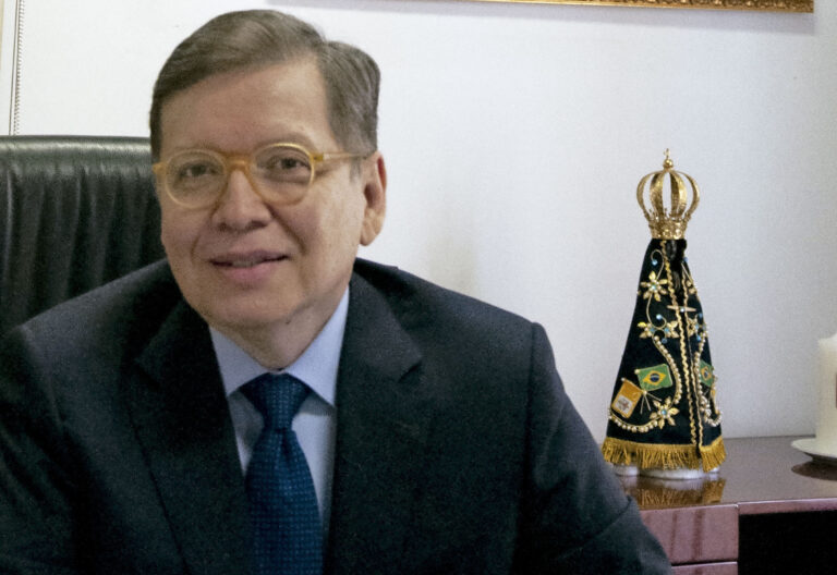 Jefe de Oficina de la Pontificia Comisión para América Latina