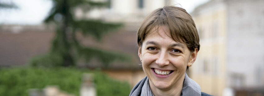 Teóloga y directora del Departamento Teológico-Pastoral del Dicasterio vaticano para las