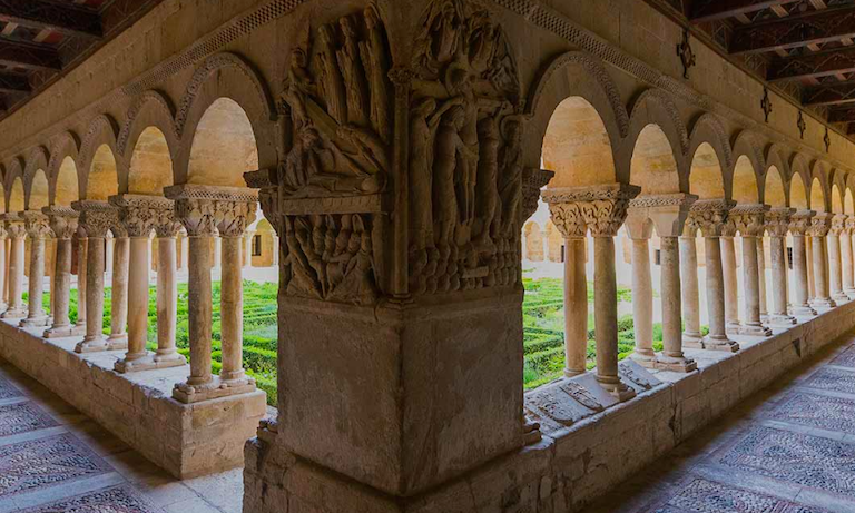 Brote de coronavirus en el monasterio de Silos: la mitad de los monjes da positivo