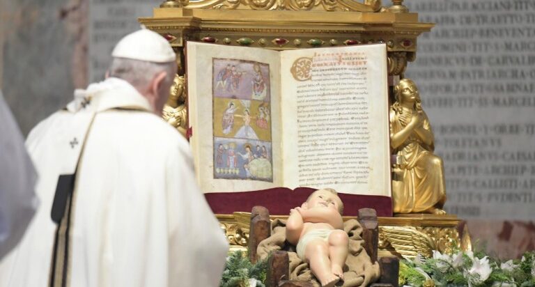 Francisco invita a aprender de los Magos que “la vida no es una demostración de habilidades,