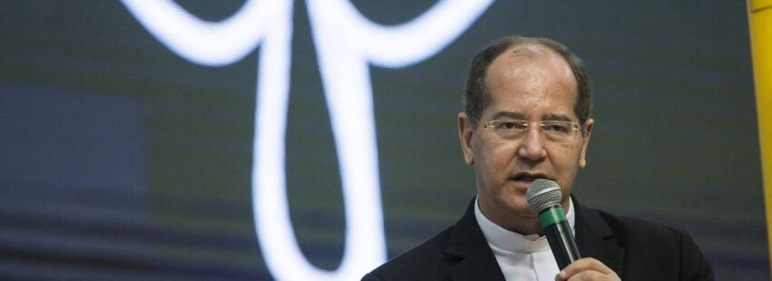 El presidente de los obispos de Brasil a Bolsonaro: más vacunas y menos ‘fake news’