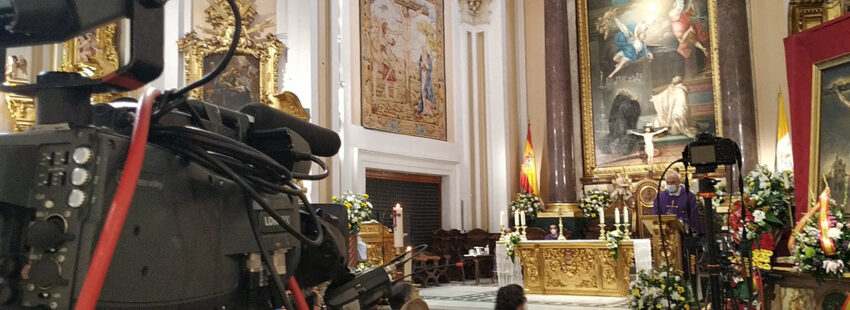 “El virus nos hace recordar que estamos en manos de Dios”, recuerda Omella en el funeral por