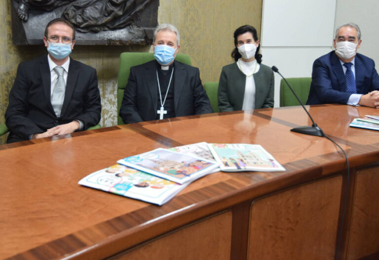 Mario Iceta, arzobispo de Burgos, presenta los materiales pedagógicos sobre el 800 aniversario de